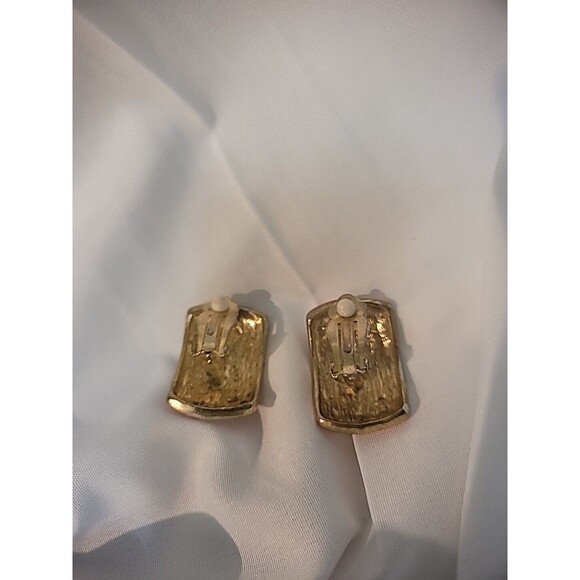 Vintage Womens Clip On Earrings Red Gold Tone Crystal Jewelry Costume - Picture 16 of 16